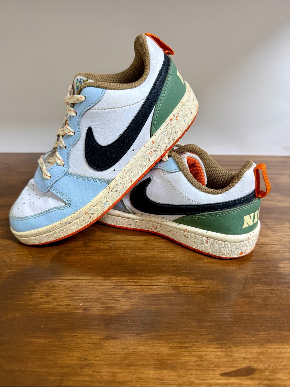 Nike Kids Court Borough Low 2 GS Sneakers